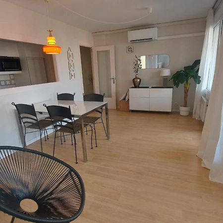 1ª Linea Reformado Y Frente Al Puerto Deportivo Firmamos Contrato Si El Cliente Lo Solicita Aunque Es Necesario Hacer La Reserva Para Poder Comunicarse L'L'Hospitalet de l'Infant Eksteriør billede