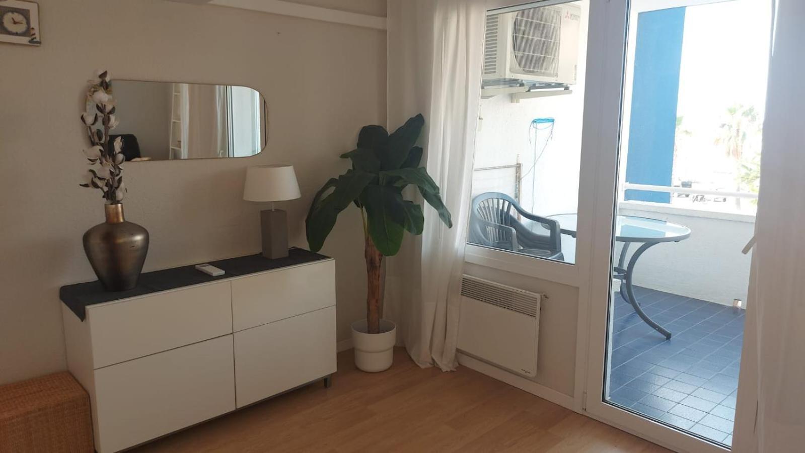 1ª Linea Reformado Y Frente Al Puerto Deportivo Firmamos Contrato Si El Cliente Lo Solicita Aunque Es Necesario Hacer La Reserva Para Poder Comunicarse L'L'Hospitalet de l'Infant Eksteriør billede